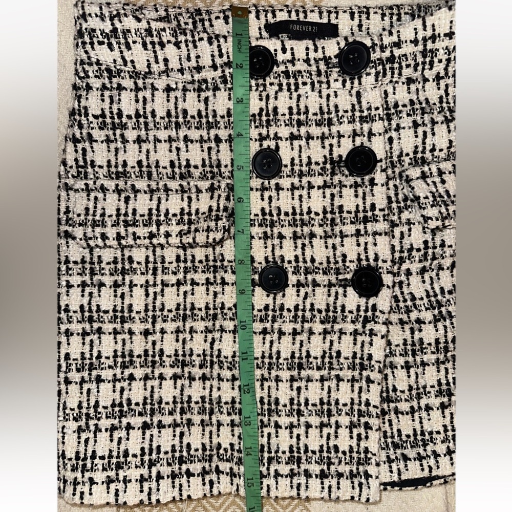 Forever 21 Womens Size M Ivory Black  Tweed Mini Skirt Lined Faux Wrap Metallic - Picture 7 of 9